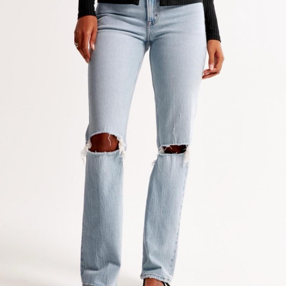 Abercrombie & Fitch Light Wash 90s Straight Leg Jeans